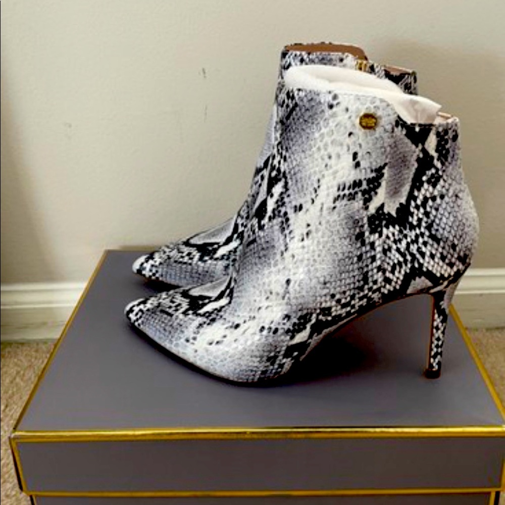 Ankle boots